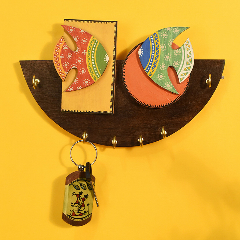 Moorni Key Holder Handcrafted Madhubani Fish 6 Keys - (9.1x1.3x5.4 in)