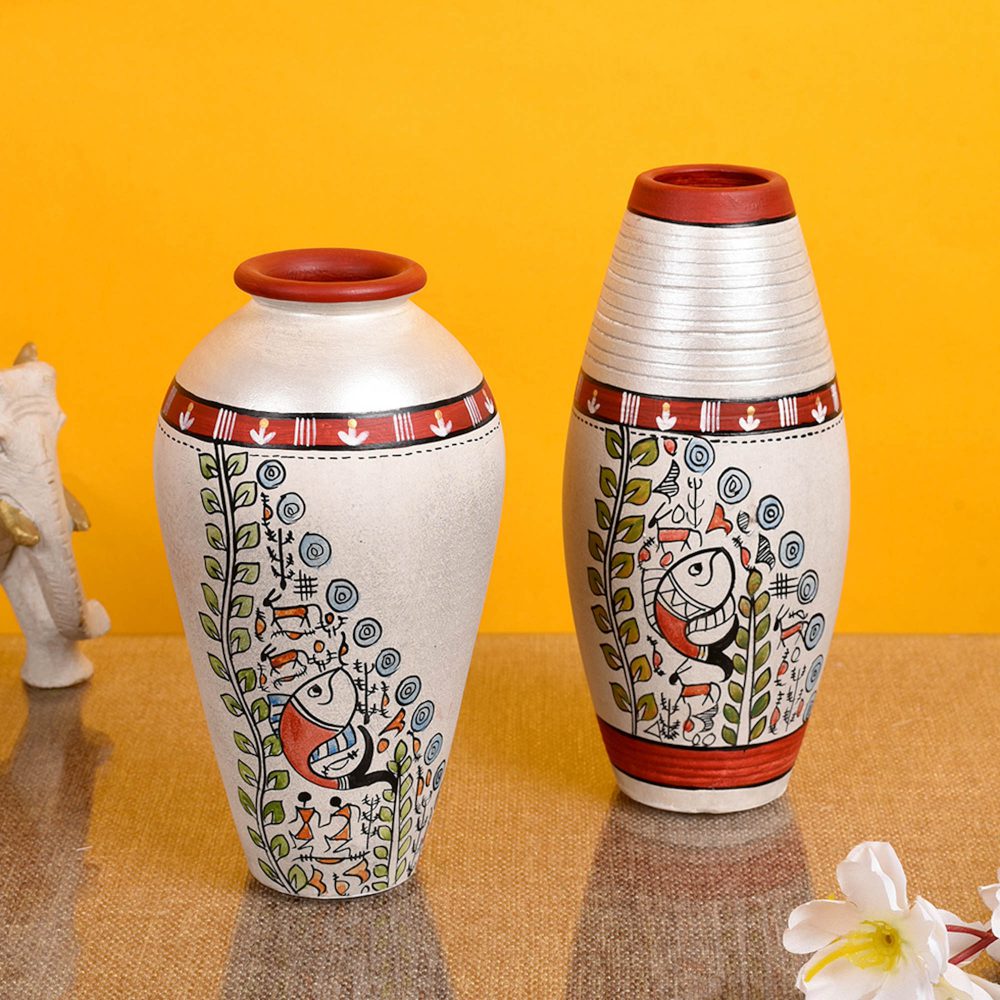 Moorni Vase Earthen White Madhubani (Set of 2) (6x3.4/6.4x3)