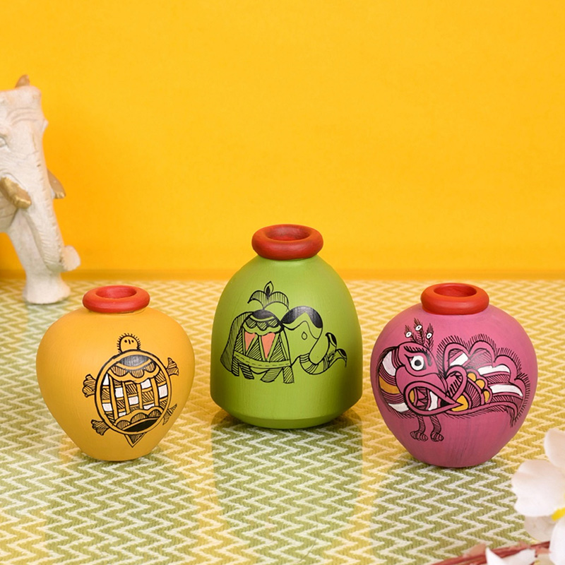 Moorni Wall Decor 2 Wooden Shelf & 3 Colored Pots Madhubani Art - (8x2.5x5 / 6x2.5x3.7 in)