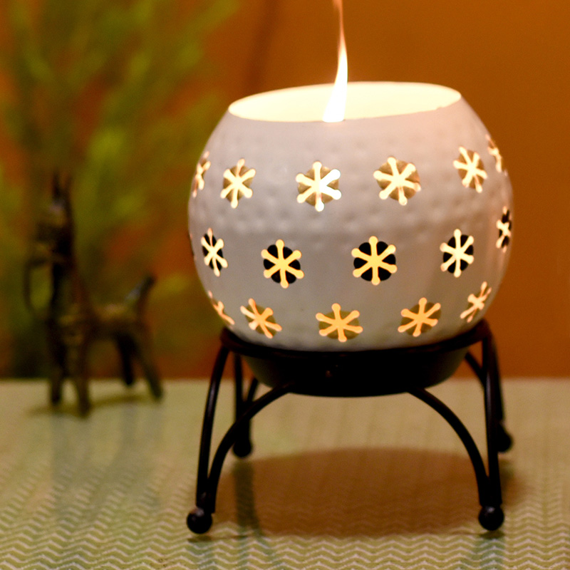 Moorni Tealight White Polka Style with Metal Stand