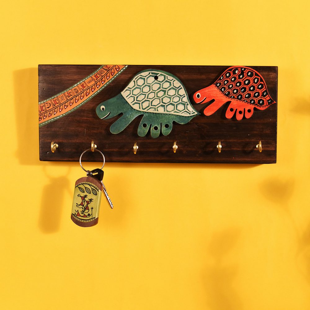 Moorni Key Holder Handcrafted Tribal Art Turtle 6 Keys (12x2x4.7)