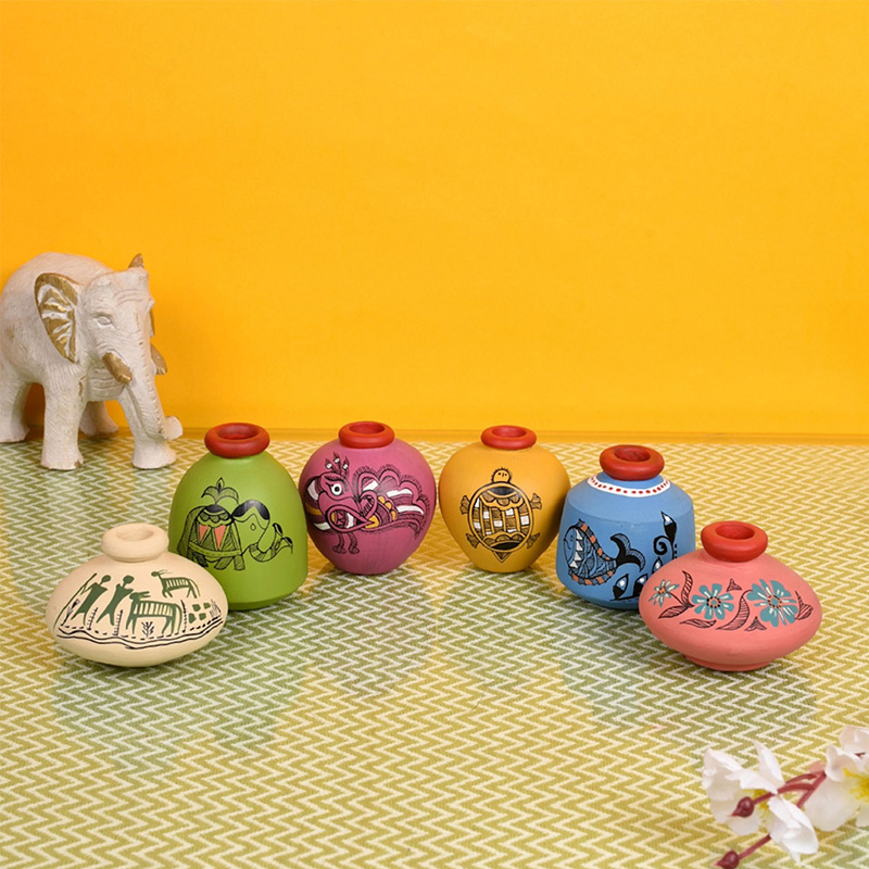 Moorni Wall Decor Ladder & 6 Colored Handcrafted Madhubani Pots - (13x2x8 in)