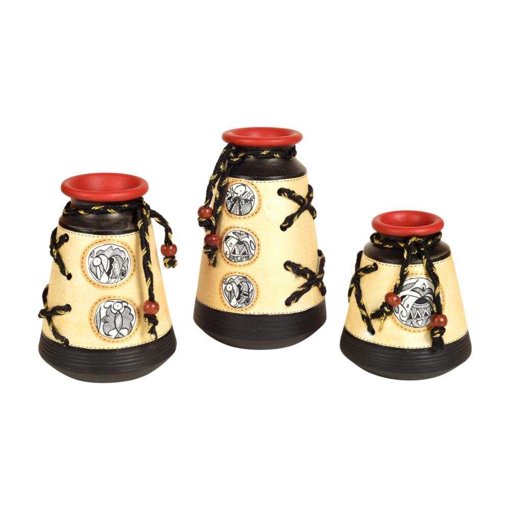 Moorni Earthen Vase Knitted Pattern with Madhubani Art