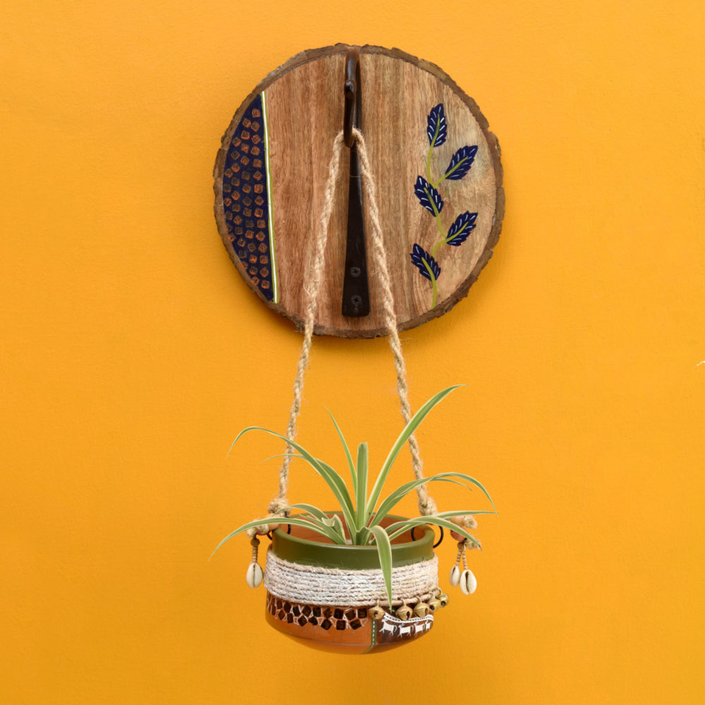 Moorni Jute Embellished Earthen Planter on a Round Hook