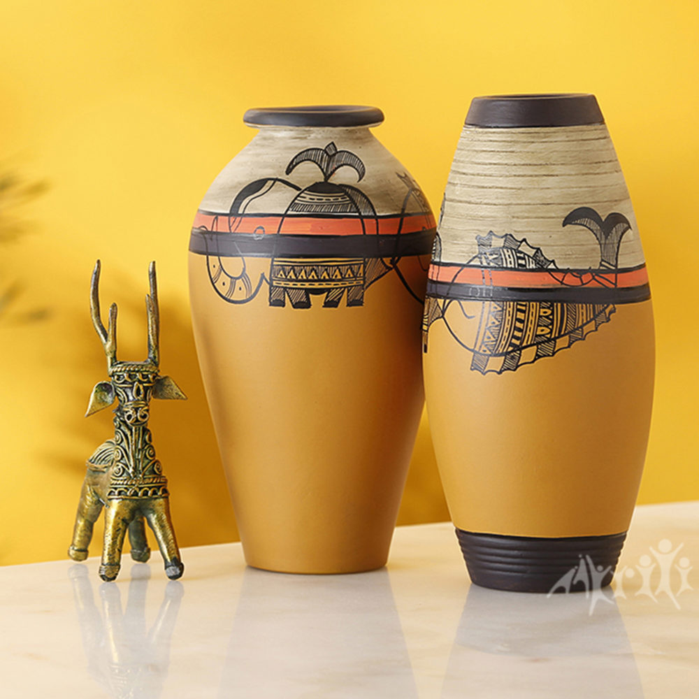 Moorni Vase Earthen Yellow Madhubani with Fish Motifs (Set of 2) (6.2x3/6.2x3)