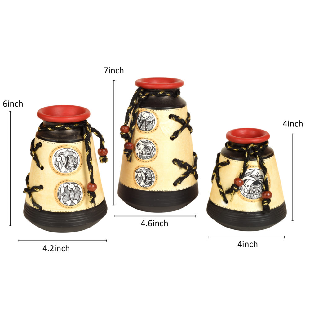 Moorni Earthen Vase Knitted Pattern with Madhubani Art
