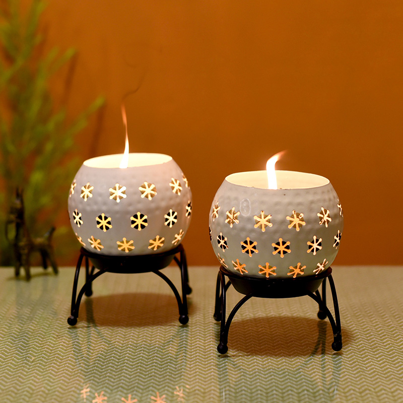 Moorni White Polka Tealights (Set of 2) with Metal Stands