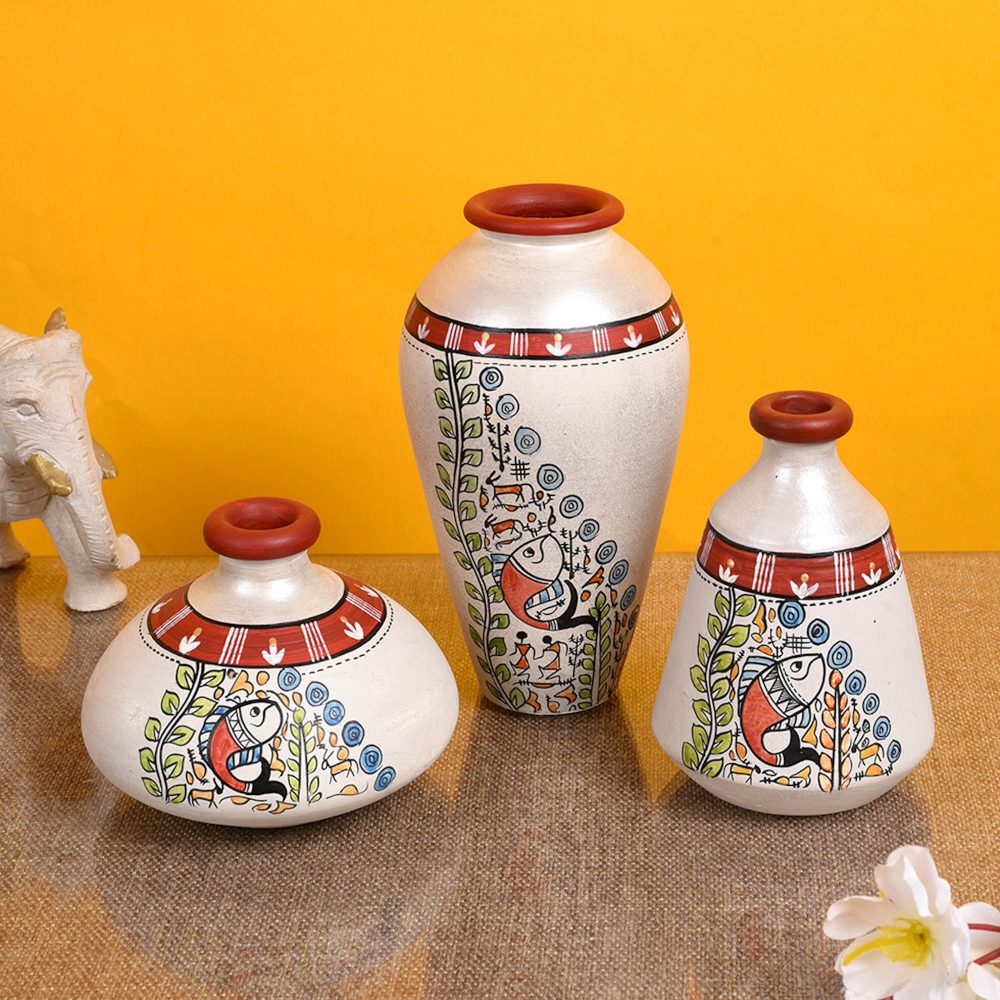 Moorni Vase Earthen Miniatures White Madhubani (Set of 3) 4.4/3/6